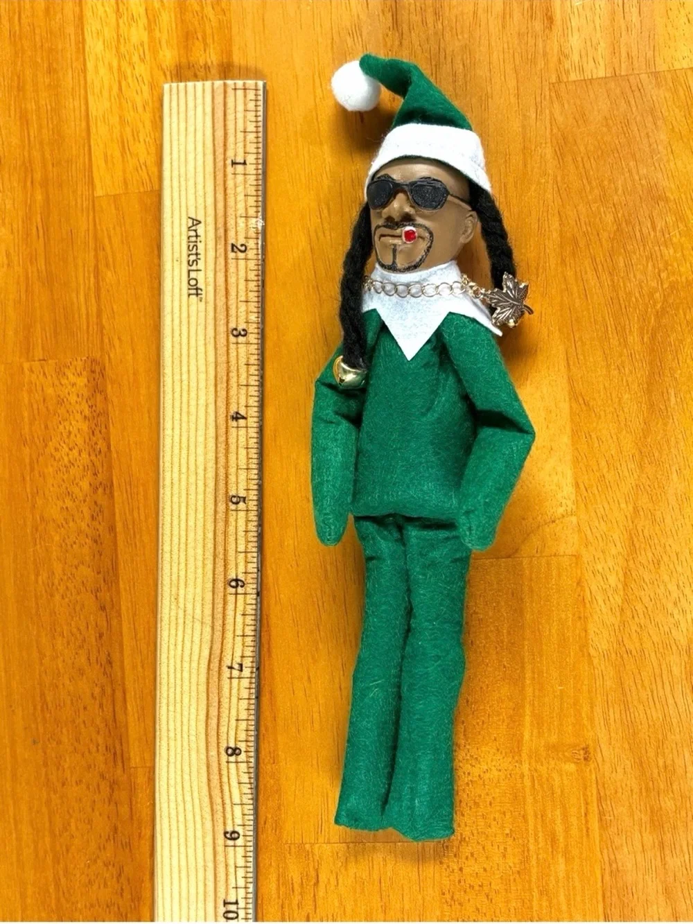 SNOOP ON A STOOP Holiday Elf in green or red with dreads necklace and New in box